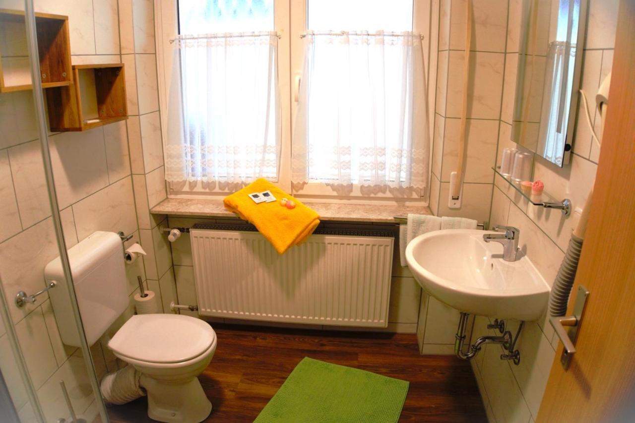 Gasthof Zum Loewen Goessweinstein Exterior foto